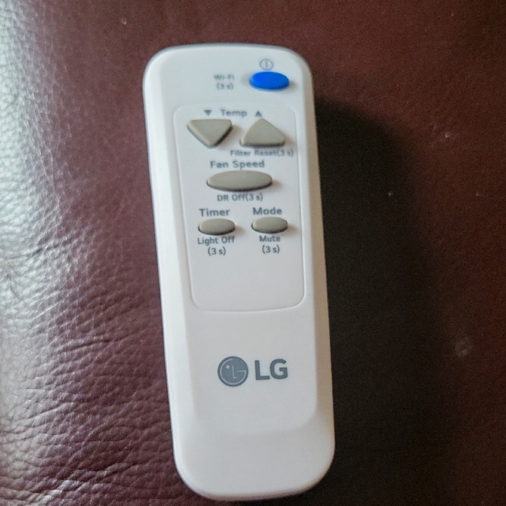 LG White AIRCONDITIONER Remote Control